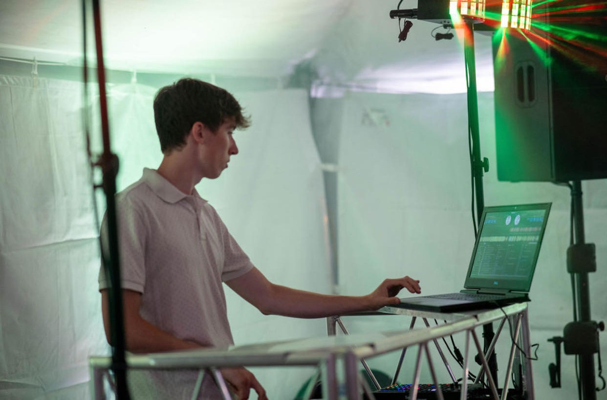 Pinnacle DJ at a wedding.